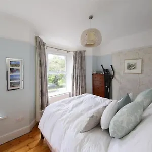  Holiday home Perfectly Positioned Pad United Kingdom